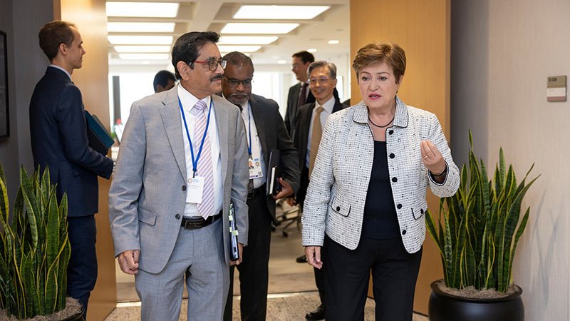 Dr. P. Nandalal Weerasinghe with Kristalina Georgieva