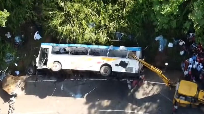 Bus accident in Badulla, two KDU students dead, 39 injured